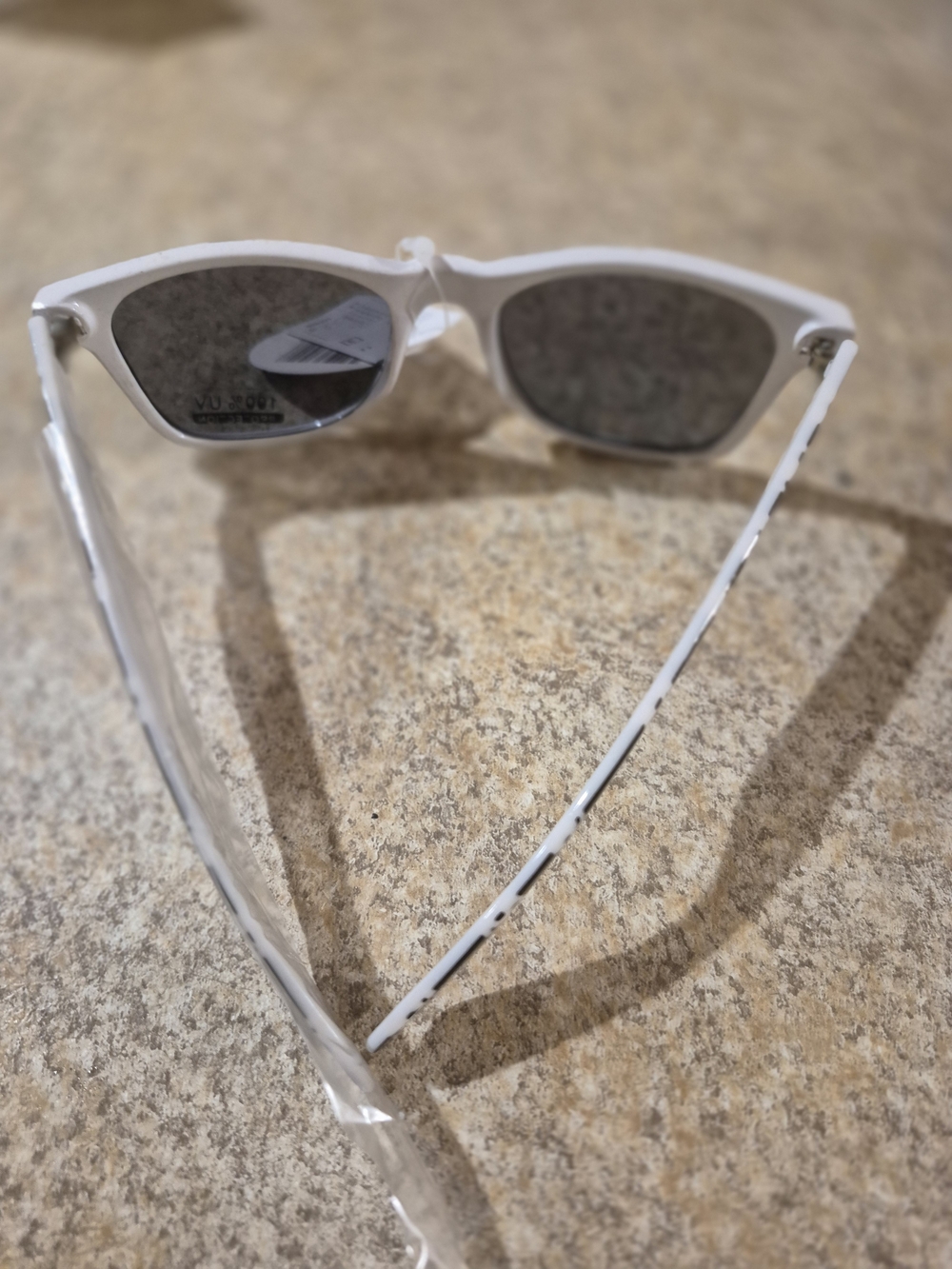 Black and White Smiley Face Sunglasses New With Tags. Kid Or Adult. - Picture 5 of 10